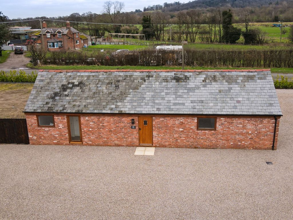 2 bed barn conversion to rent in Weston, Shrewsbury SY4, £1,500 pcm