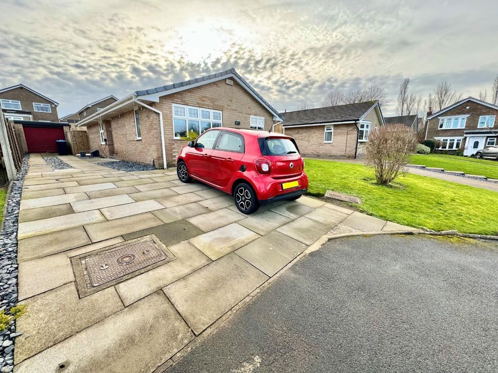 3 bed detached bungalow for sale in Darnbrook Way, Nunthorpe, Middlesbrough TS7, £275,000