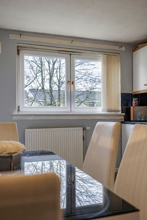 2 bed flat for sale in Burnblea Gardens, Hamilton ML3, £80,000