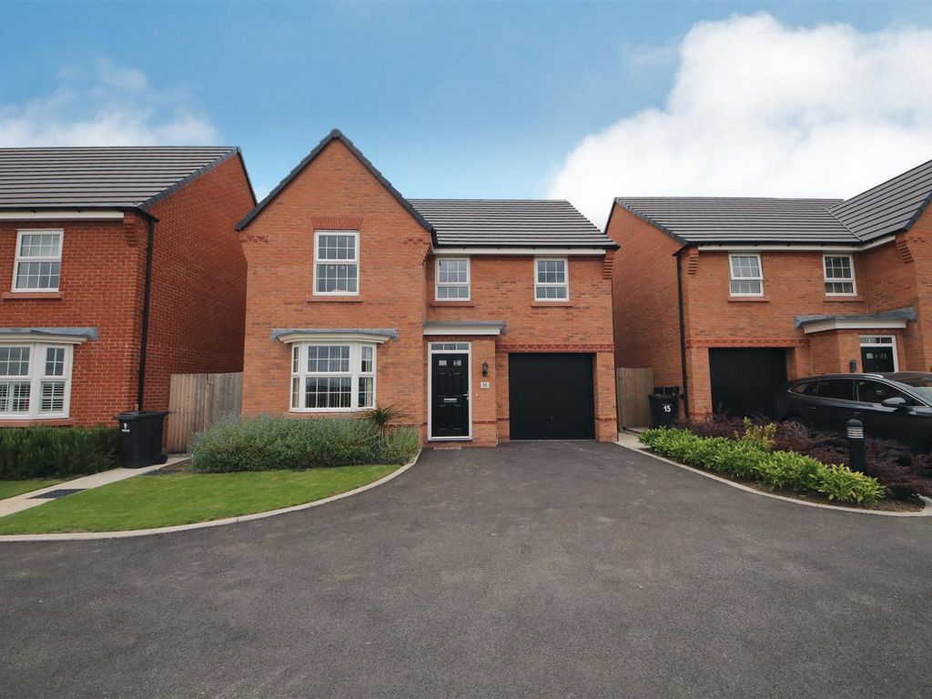 4 bed detached house for sale in Carrington Close, Southport PR8, £350,000