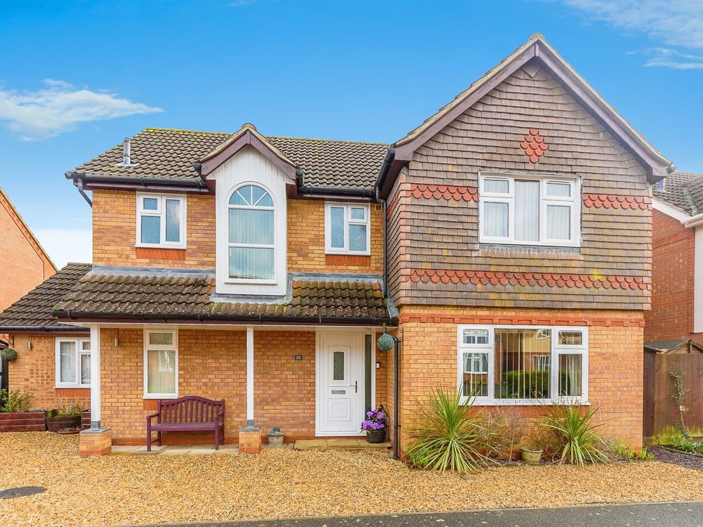 4 bed detached house for sale in Tennyson Drive, Bourne PE10, £375,000
