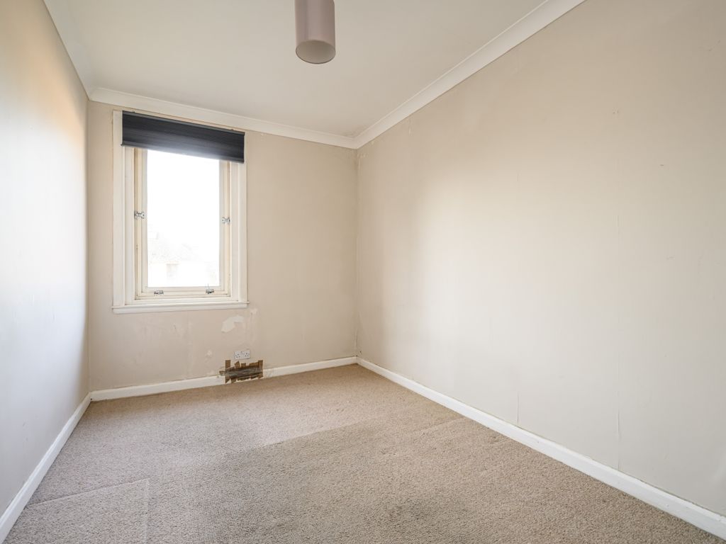 3 bed flat for sale in 18 Royston Mains Road, Edinburgh EH5, £150,000