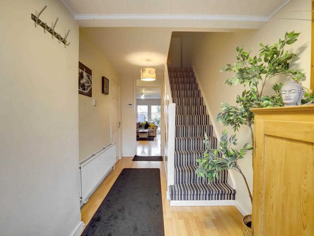 3 bed town house for sale in Brill Close, Caversham, Reading RG4, £439,950
