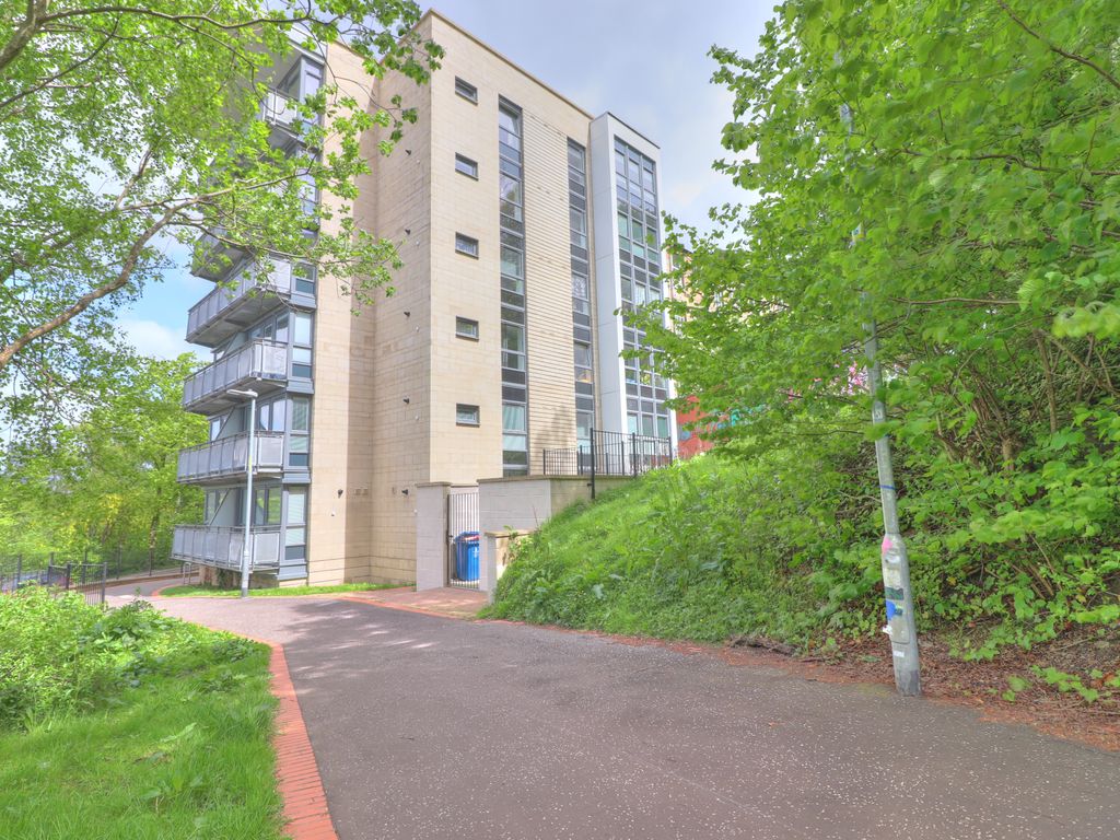 1 bed flat for sale in Buccleuch Street, Glasgow G3, £140,000