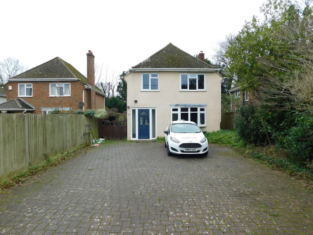 3 bed detached house for sale in Church Lane, Fawley SO45, £395,000