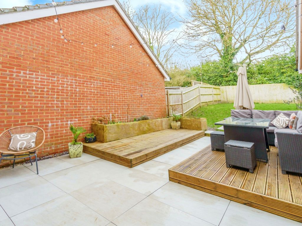 3 bed detached house for sale in Normandy Way, Havant PO9, £400,000