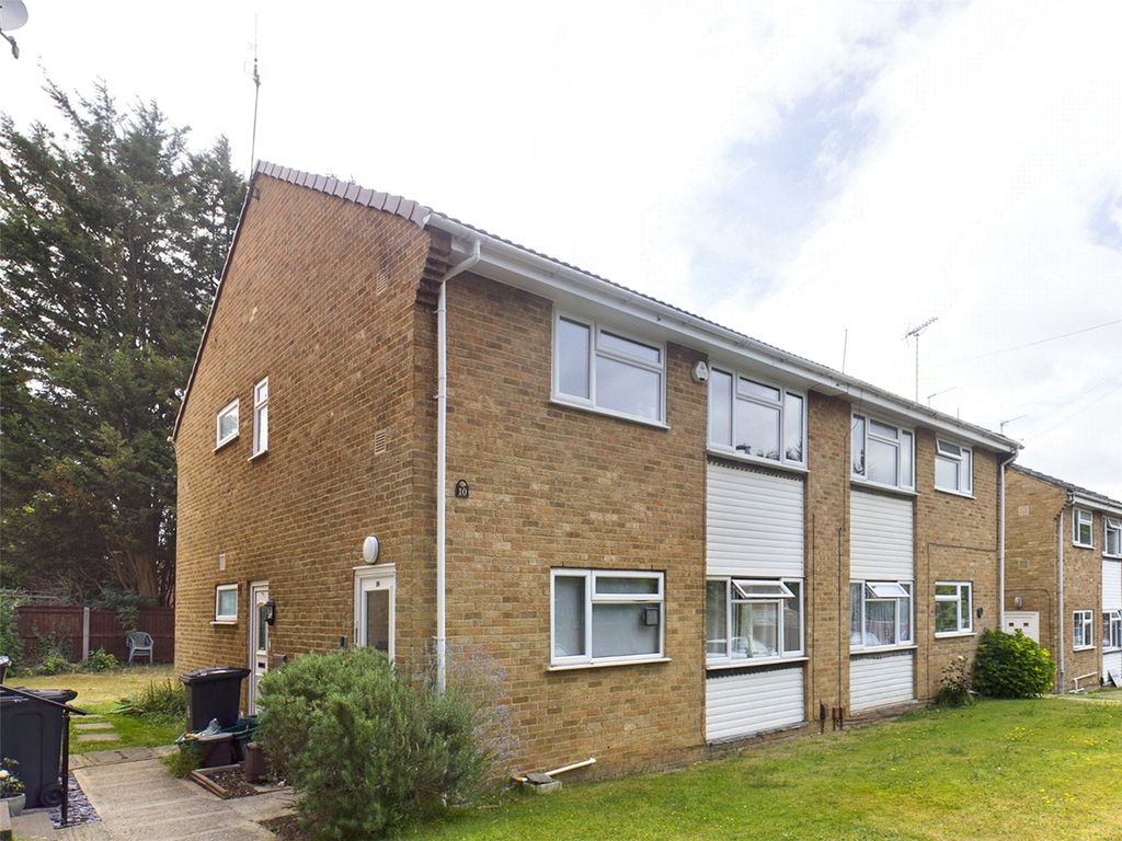 2 bed maisonette to rent in Overbrook Close, Gloucester, Gloucestershire GL4, £850 pcm