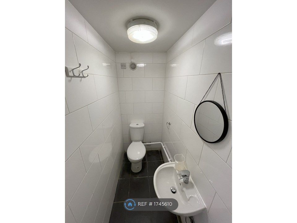 Room to rent in Blenheim Street, Bristol BS5, £850 pcm