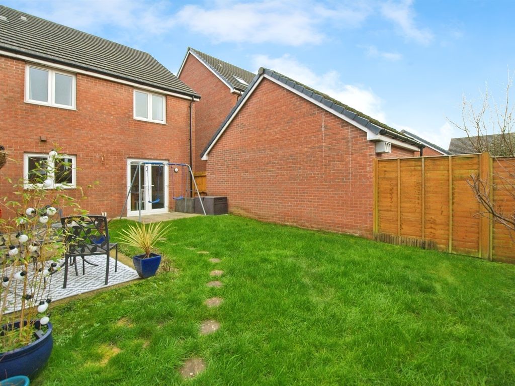 4 bed detached house for sale in Clos Y Mametz, Porthcawl CF36, £375,000