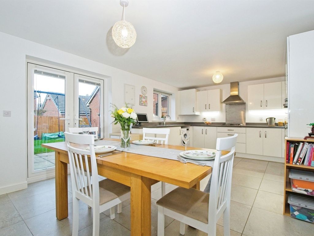 4 bed detached house for sale in Clos Y Mametz, Porthcawl CF36, £375,000