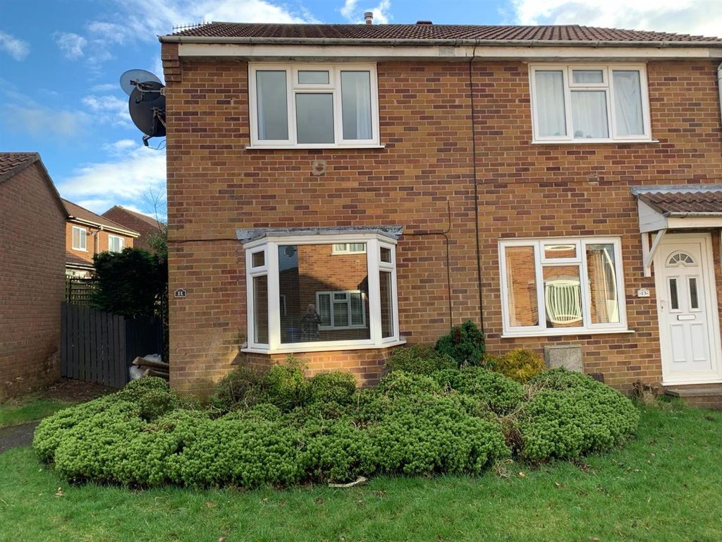 2 bed semi-detached house to rent in Hildenley Close, Scarborough YO12, £850 pcm