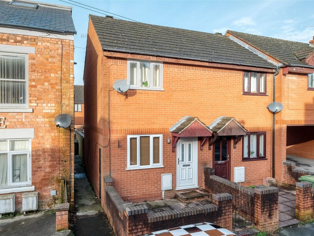 1 bed terraced house for sale in New Bank Street, Worcester WR3, £175,000