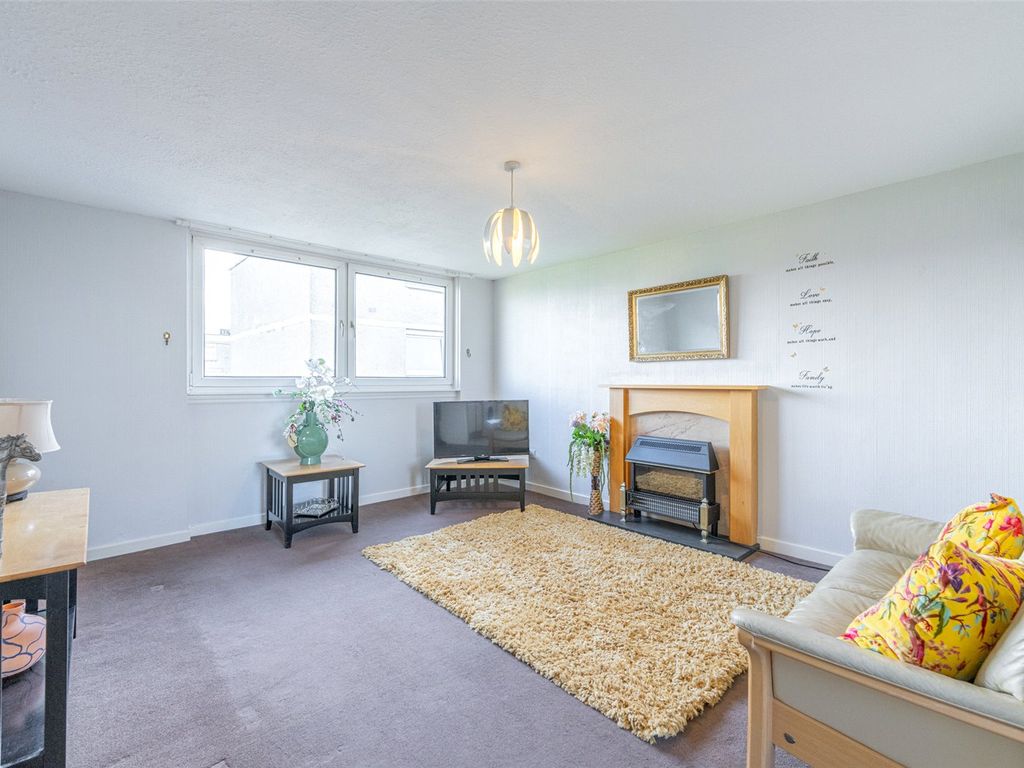 3 bed flat for sale in Calder View, Edinburgh EH11, £130,000