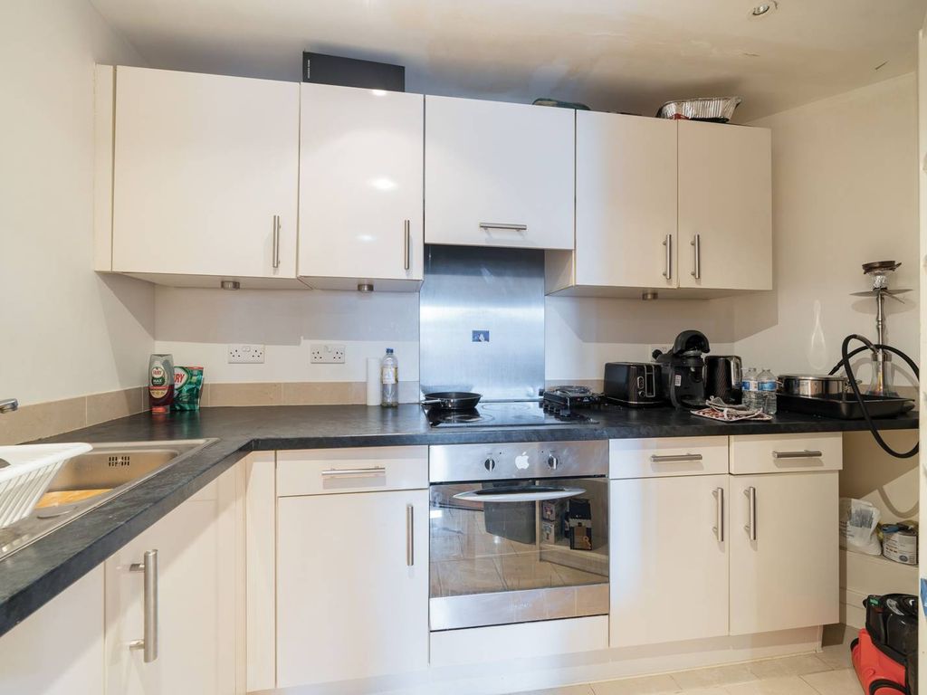 1 bed flat for sale in Greyhound Hill, Hendon, London NW4, £240,000