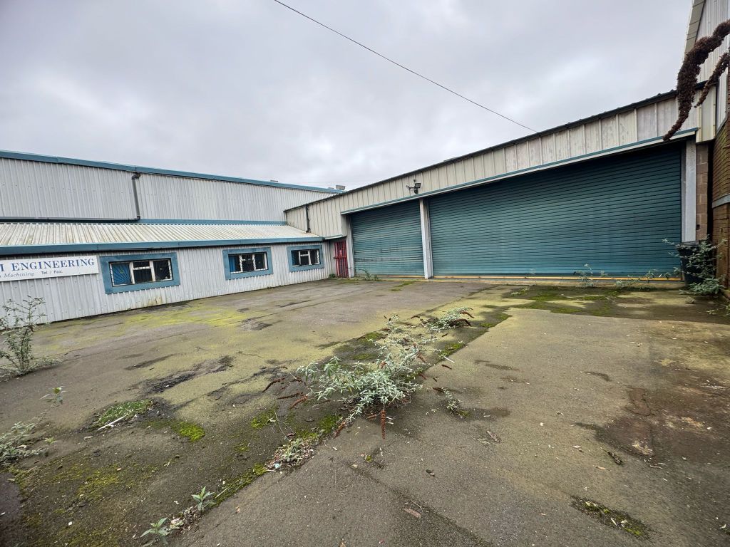 Light industrial to let in The Wallows Industrial Estate, Fens Pool Avenue, Brierley Hill DY5, £21,000 pa