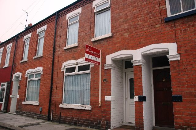 2 bed terraced house to rent in Euston Road, Far Cotton, Northampton NN4, £1,100 pcm