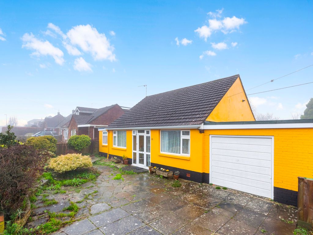3 bed bungalow for sale in Belmont Close, Shaftesbury SP7, £365,000