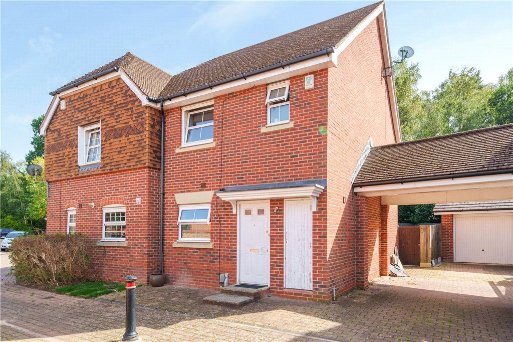 3 bed semi-detached house for sale in Falconer Road, Fleet, Hampshire GU51, £405,000
