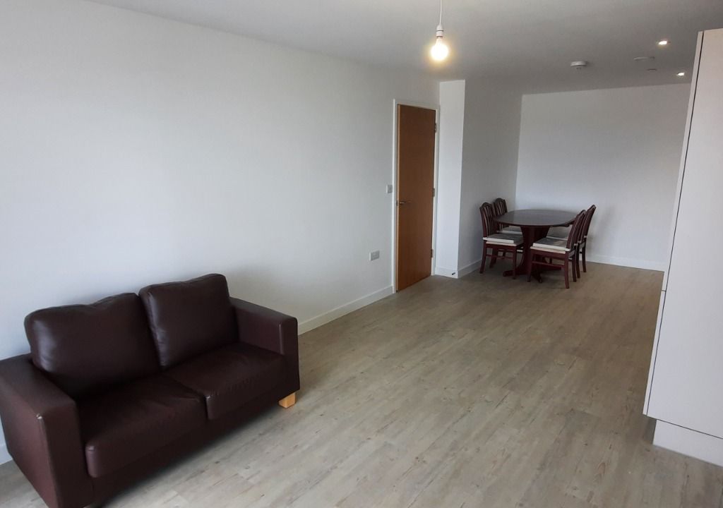 2 bed flat to rent in Furness Quay, Salford M50, £1,300 pcm