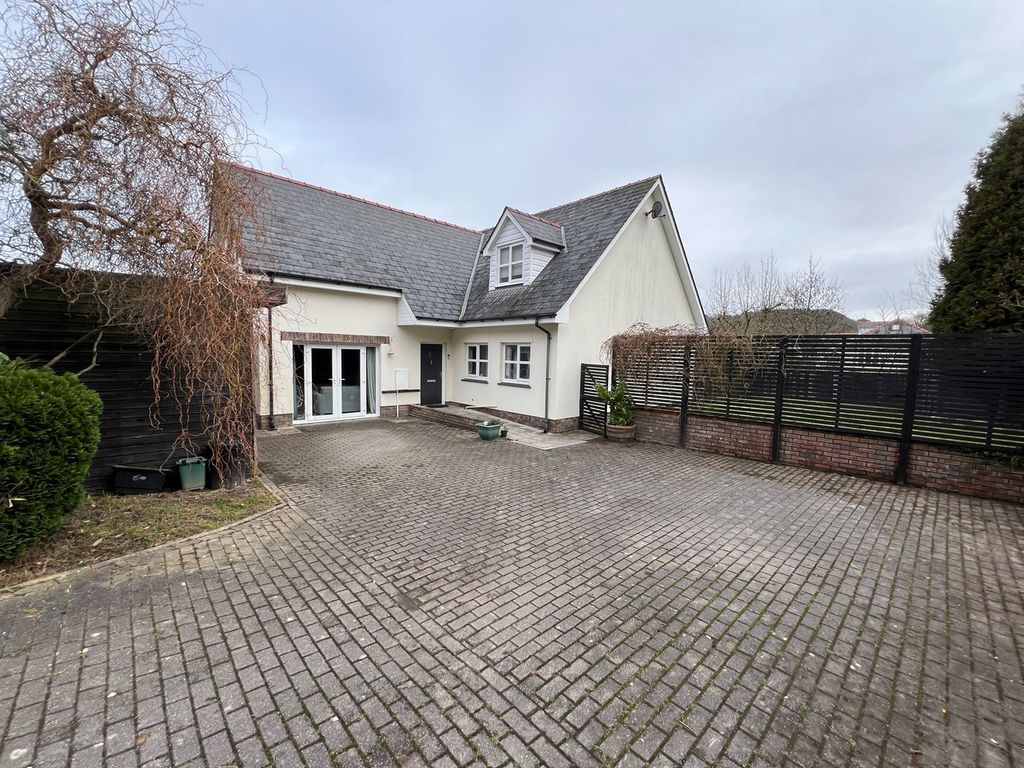 5 bed detached bungalow for sale in Gilfachrheda, New Quay SA45, £399,950