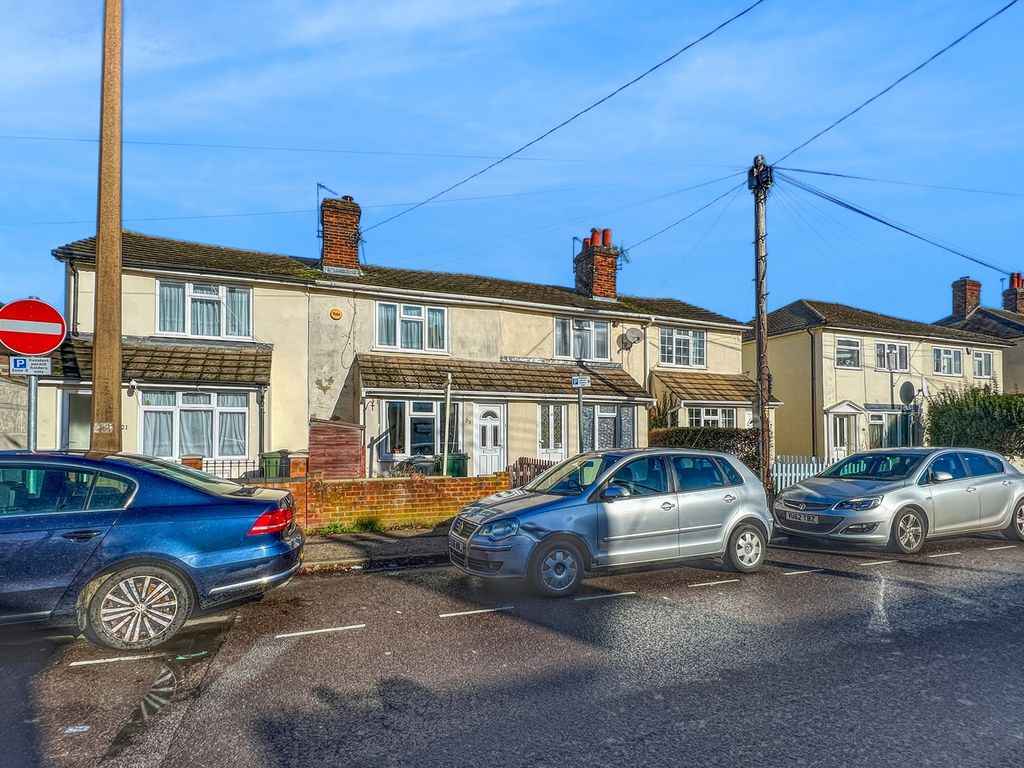 2 bed property for sale in Manor Street, Braintree CM7, £270,000
