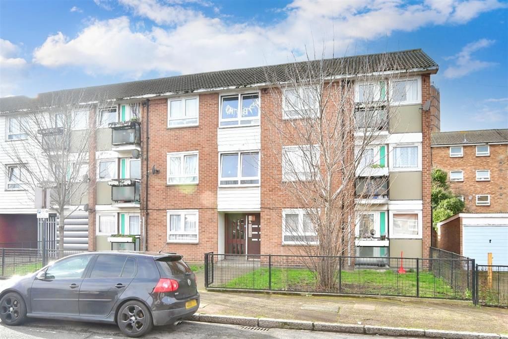 1 bed flat for sale in Parr Road, London E6, £165,500