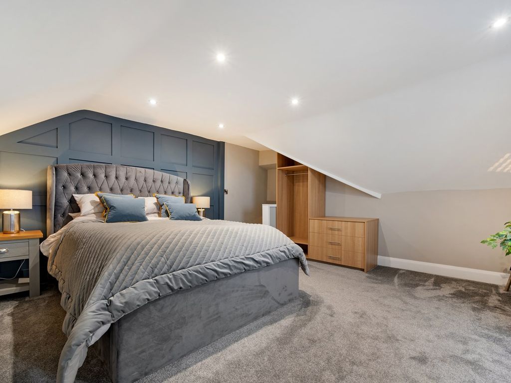 3 bed flat for sale in Cross Street, Windermere LA23, £325,000