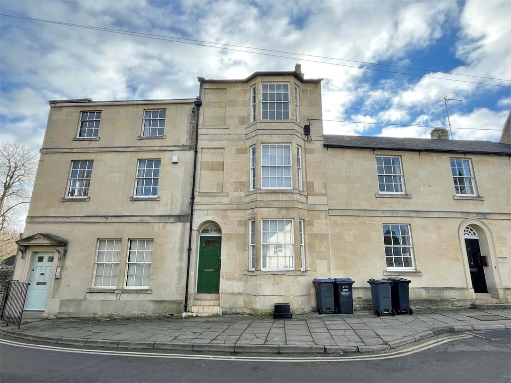 1 bed flat to rent in St. Mary Street, Chippenham SN15, £750 pcm