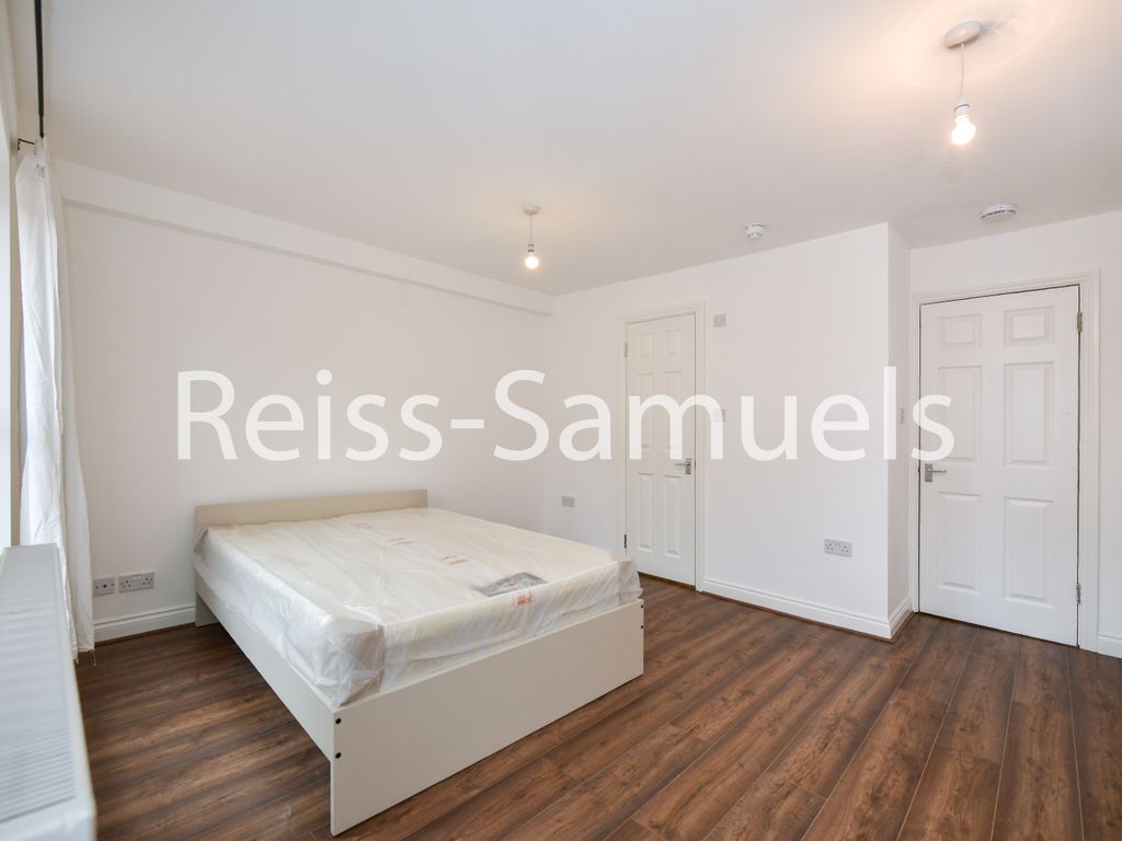 6 bed town house to rent in Ambassador Square, Canary Wharf, Isle Of Dogs, Docklands, London E14, £6,110 pcm