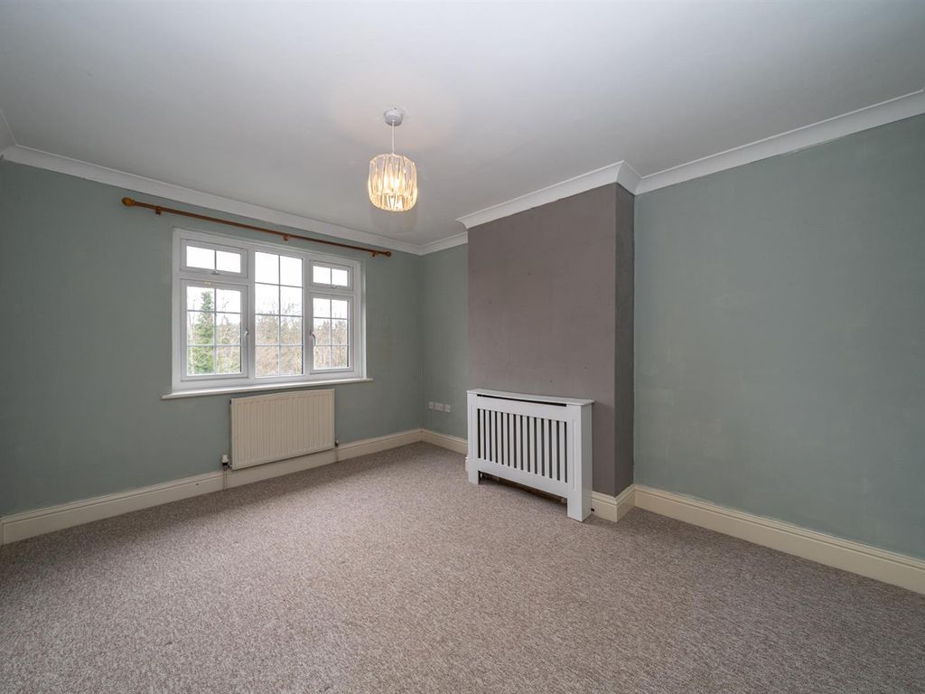 2 bed flat for sale in Apsley Grange, Apsley, Hertfordshire HP3, £250,000