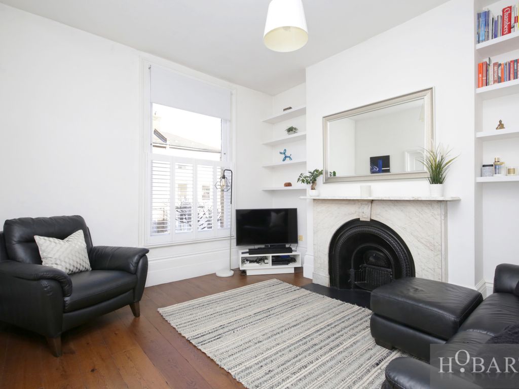 1 bed flat for sale in Wilberforce Road, London N4, £459,950