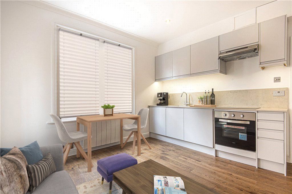 1 bed flat for sale in York Road, Guildford, Surrey GU1, £220,000