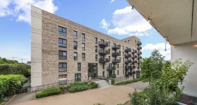 2 bed property for sale in Bramwell Way, London E16, £525,000