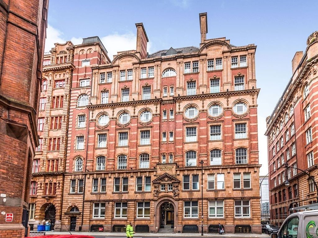 1 bed flat for sale in Whitworth Street, Manchester M1, £120,000