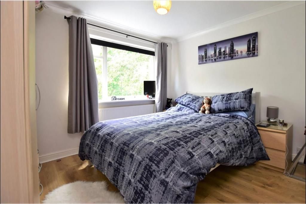 3 bed maisonette to rent in Amersham, Buckinghamshire HP6, £1,800 pcm