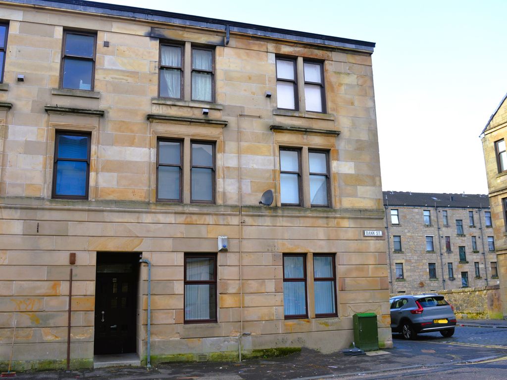 2 bed flat to rent in Bank Street, Paisley PA1, £695 pcm