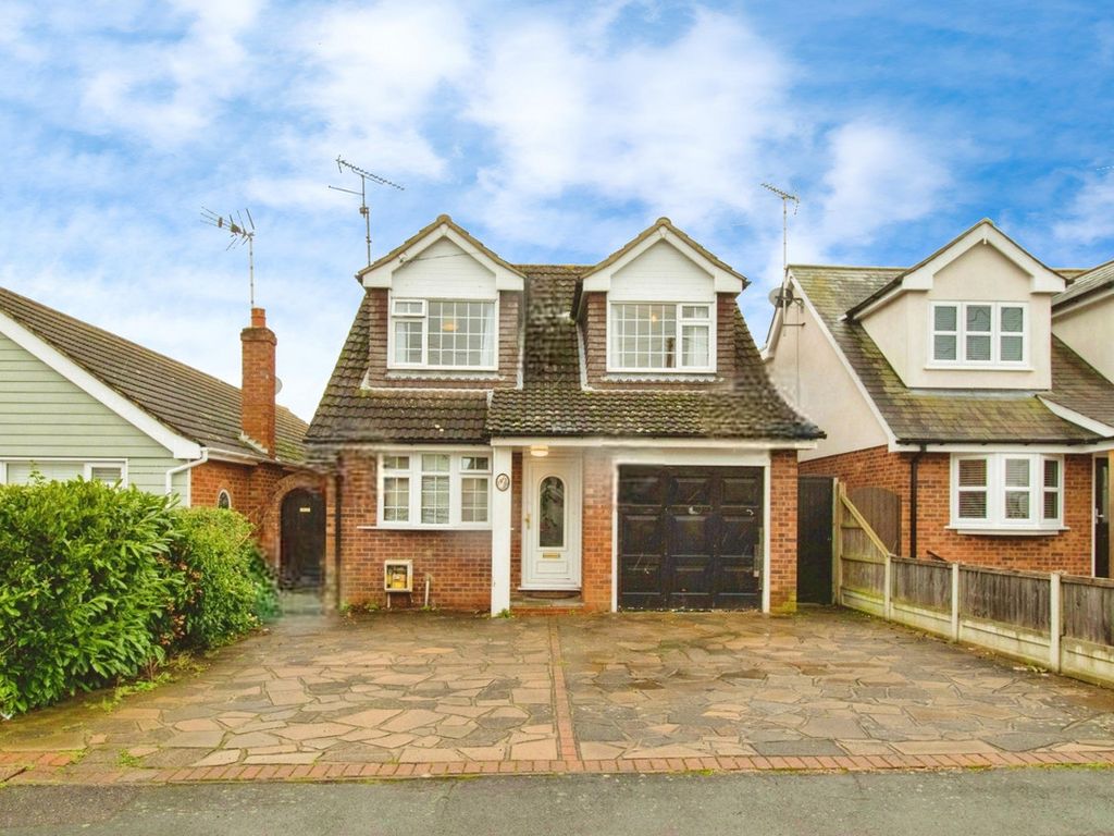 4 bed detached house for sale in Stanley Road, Rochford SS4, £500,000