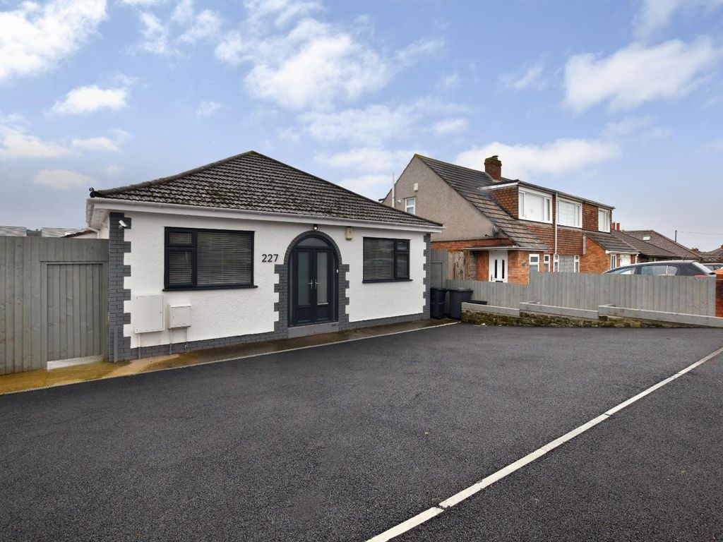 4 bed detached bungalow for sale in Headley Lane, Bishopsworth, Bristol BS13, £500,000