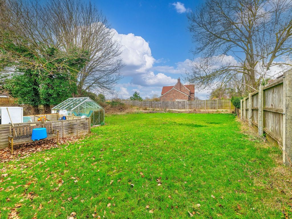 4 bed cottage for sale in Elm Gardens, Fowlmere SG8, £650,000