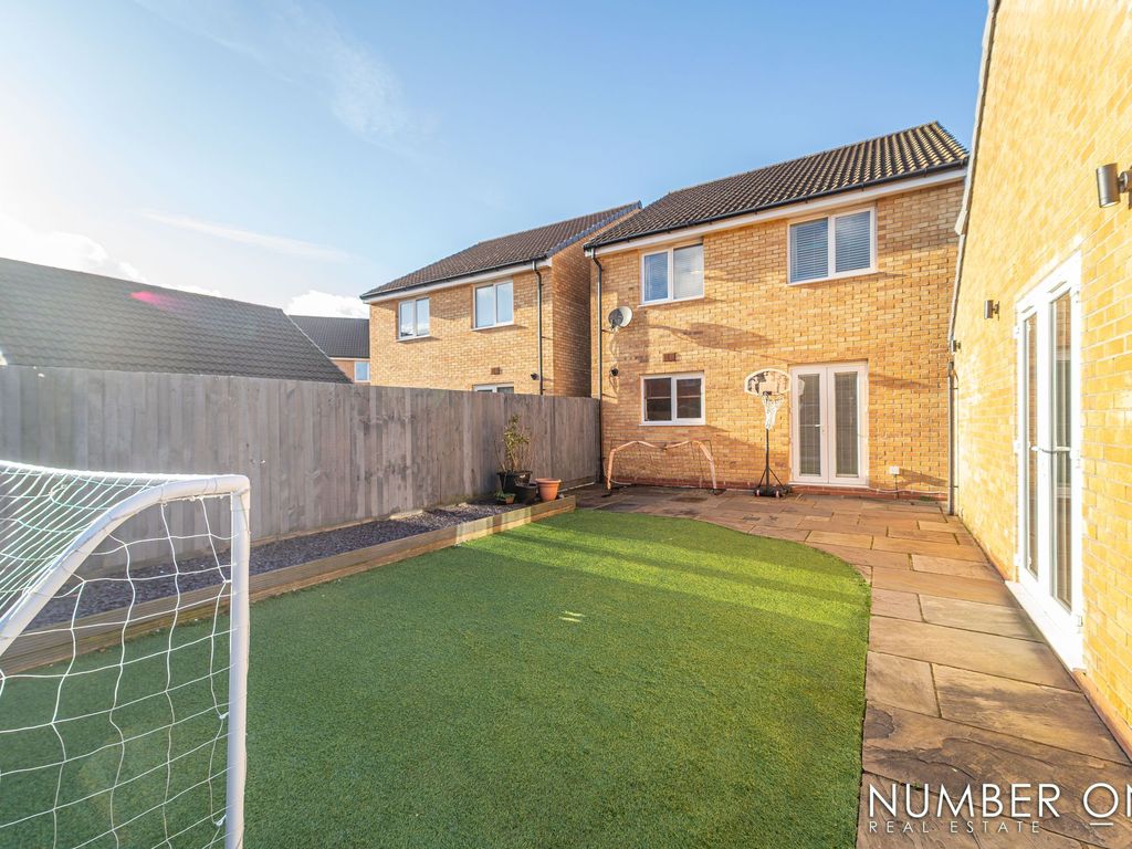 4 bed detached house for sale in Aluminium Close, Rogerstone NP10, £350,000
