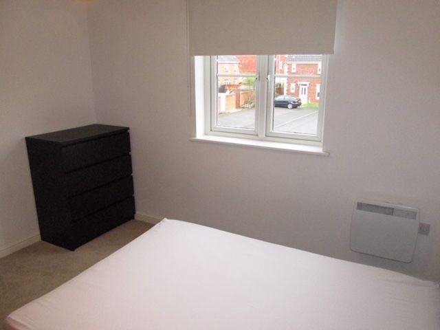 1 bed flat for sale in Moorland Green, Swansea SA4, £82,500
