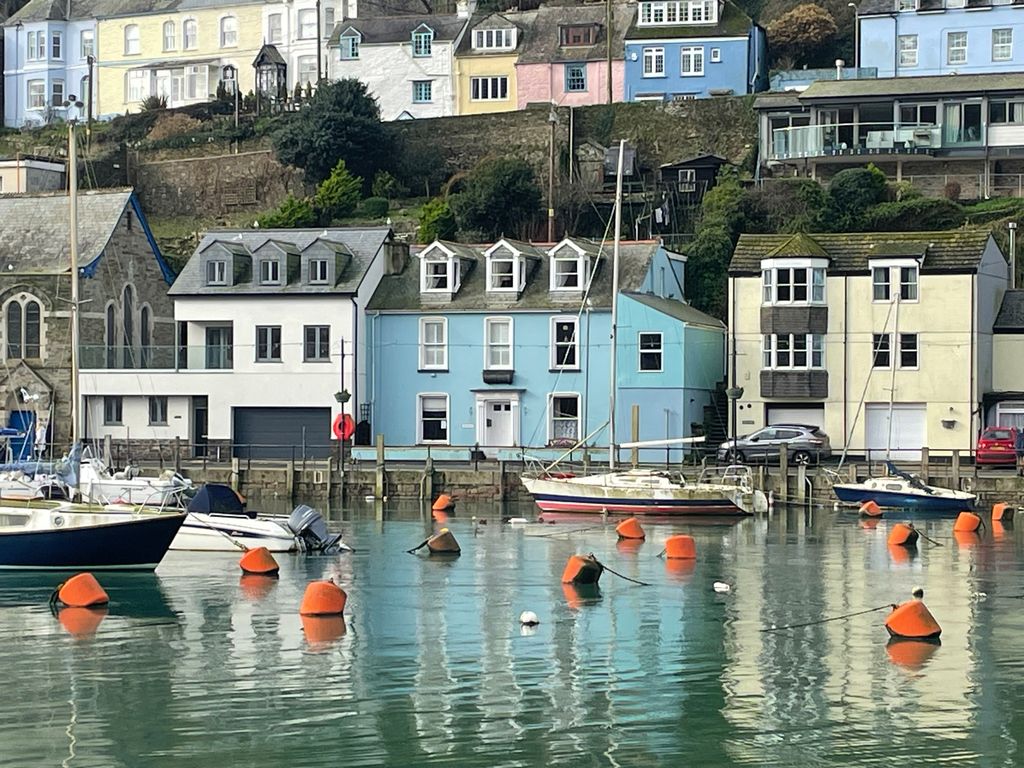 1 bed flat for sale in The Quay, Looe PL13, £225,000