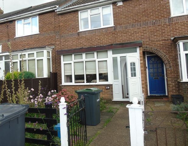 2 bed terraced house for sale in Mayfield Road, Luton LU2, Luton,, £260,000