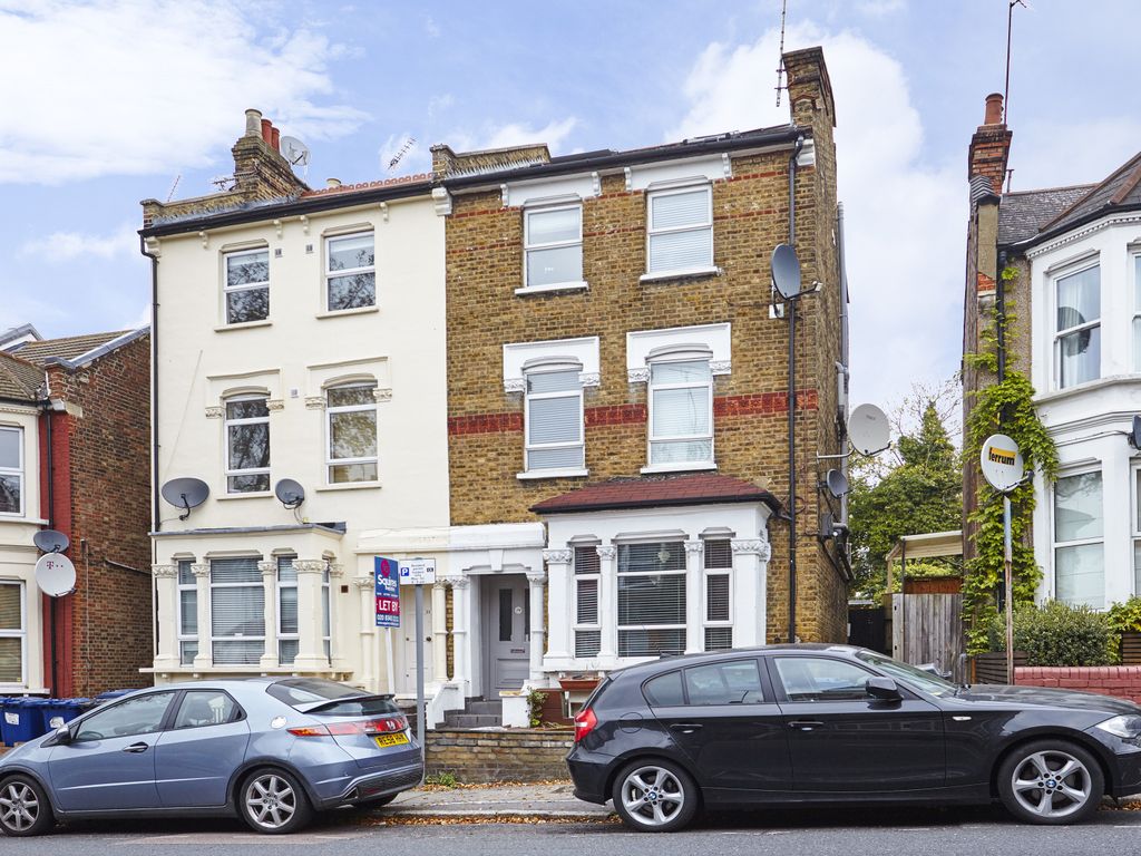 1 bed flat to rent in Dollis Road, London N3, £1,200 pcm