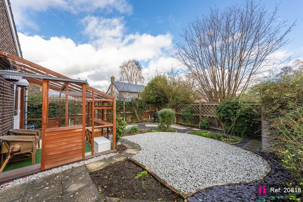 2 bed detached bungalow for sale in Chapel Street, Duxford, Cambridge CB22, £350,000