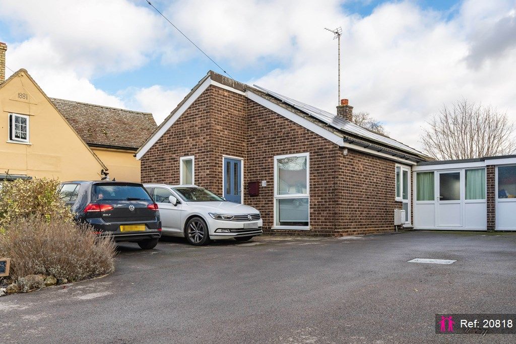 2 bed detached bungalow for sale in Chapel Street, Duxford, Cambridge CB22, £350,000