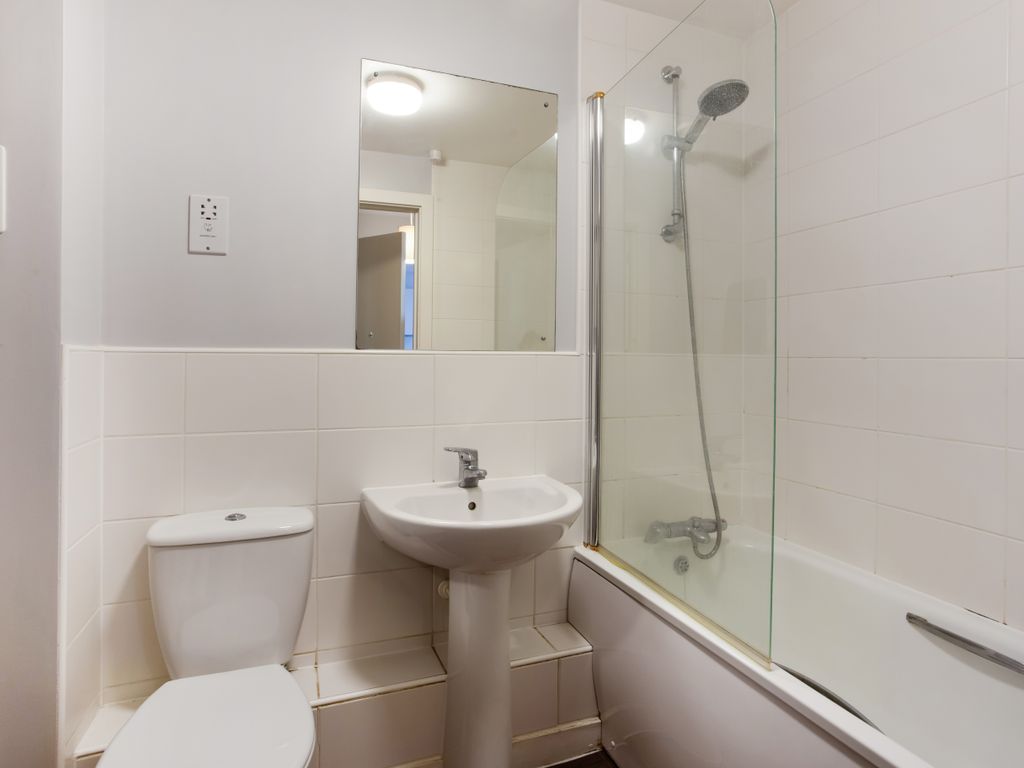 1 bed flat for sale in Hatfield Road, St. Albans AL1, £295,000