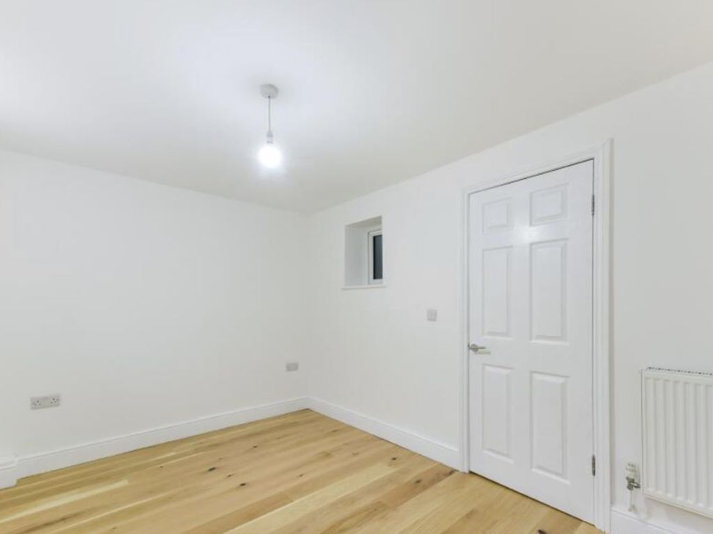 1 bed flat for sale in 95C Mitcham Lane, Streatham, London SW16, £155,000