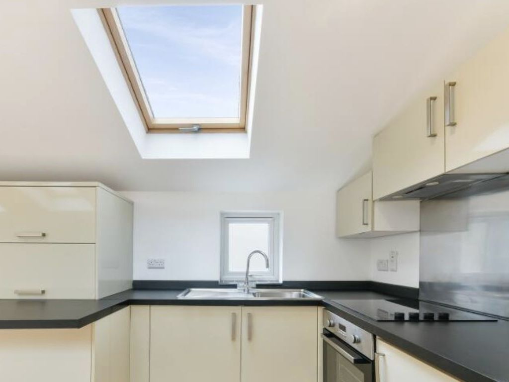 1 bed flat for sale in 95C Mitcham Lane, Streatham, London SW16, £155,000