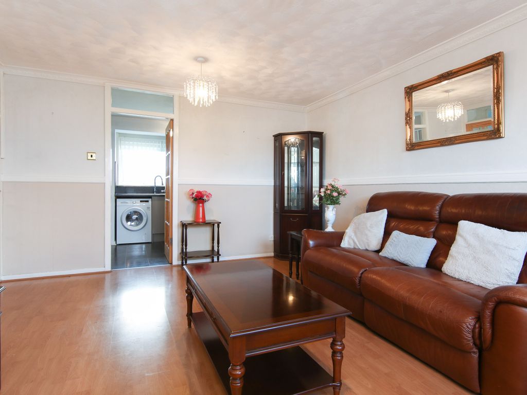 3 bed flat for sale in 137 Glendevon Park, Winchburgh EH52, £120,000
